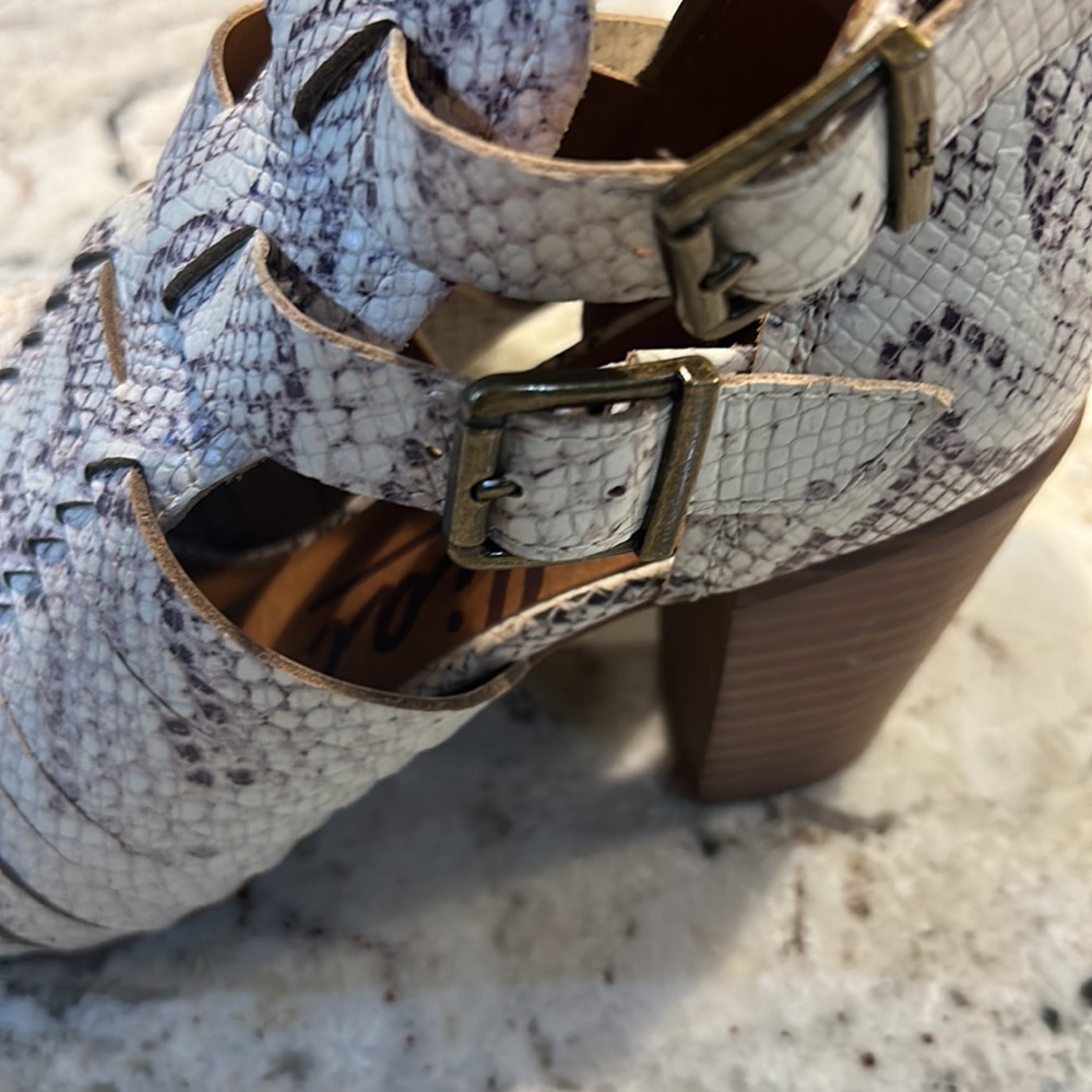 Snakeskin print shoes - Picture 2 of 6